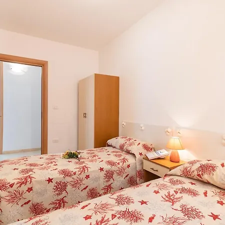 Simona Apartment Torre Suda